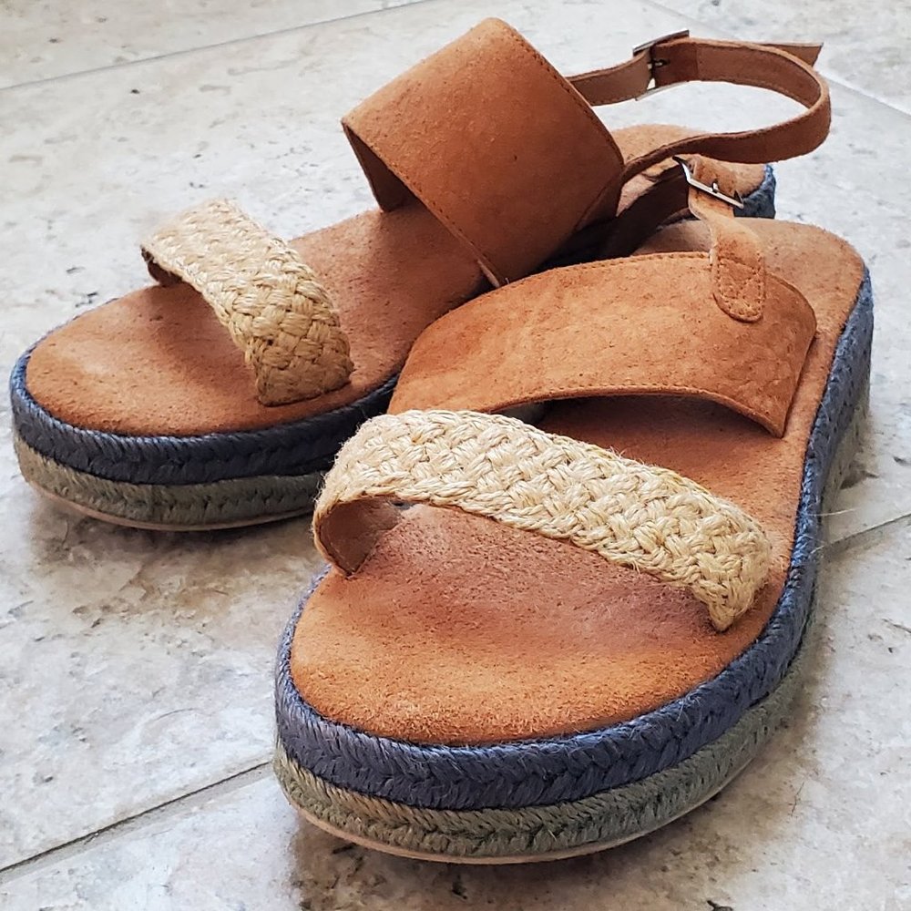 Tara Wares Sinaya Platform Sandal